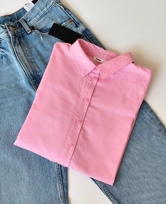BUTTON DOWN SHIRT WITH WIDE LEG JEANS