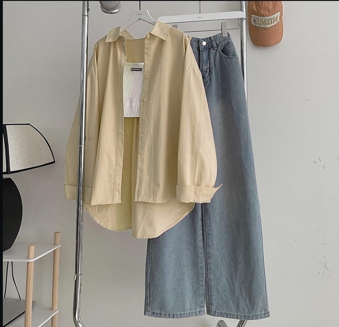 BUTTON DOWN SHIRT WITH WIDE LEG JEANS